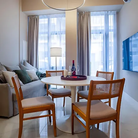 Era Deluxe Oasis 1 Near The Valencie